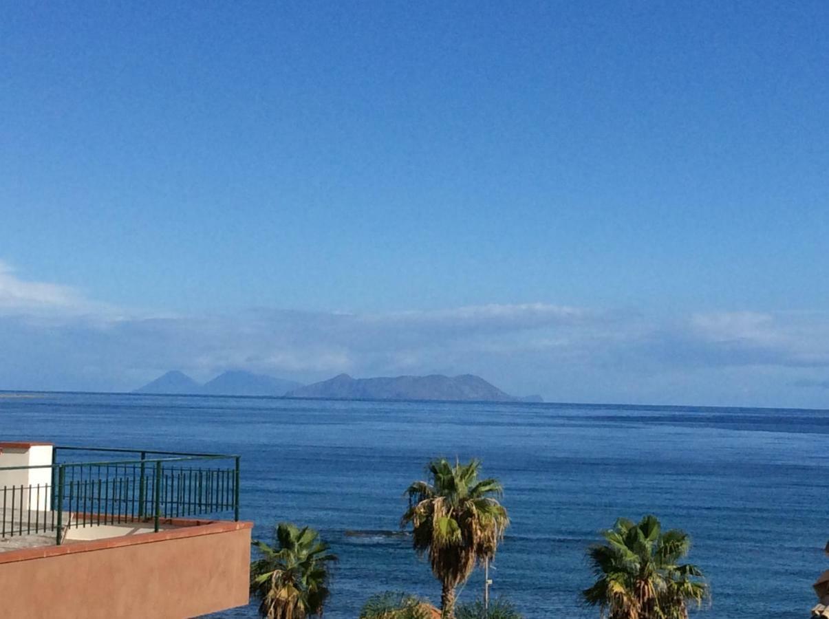 Golfo Di Tindari Apartments Falcone Bilik gambar